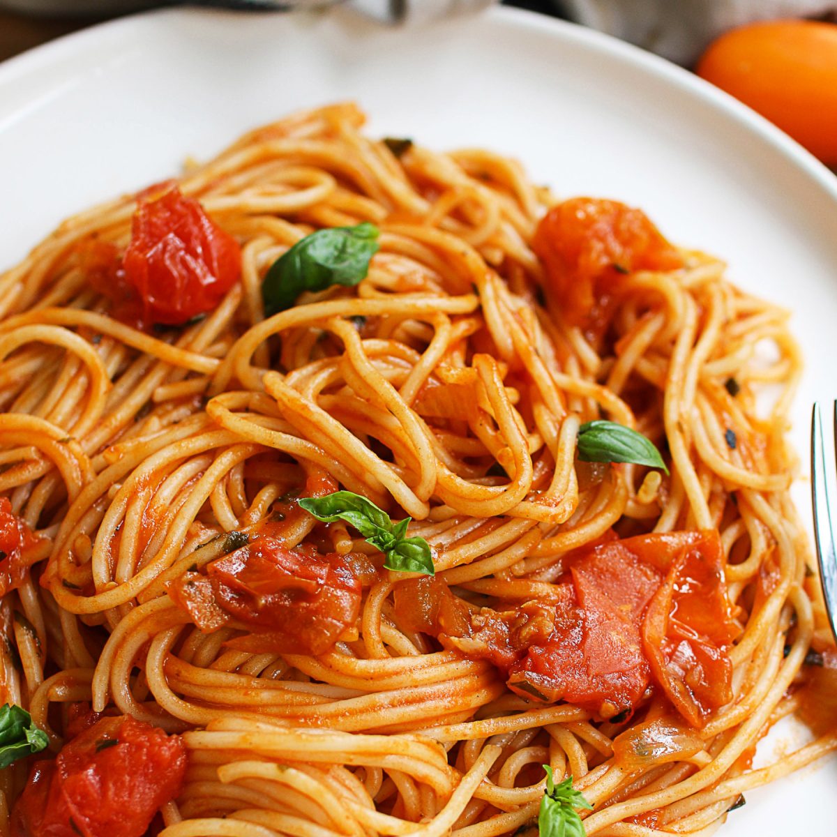 Classic Tomato Spaghetti with Basil Free Vegan Meal Plan Veahero