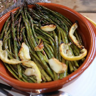 Grilled Garlic Asparagus with Lemon