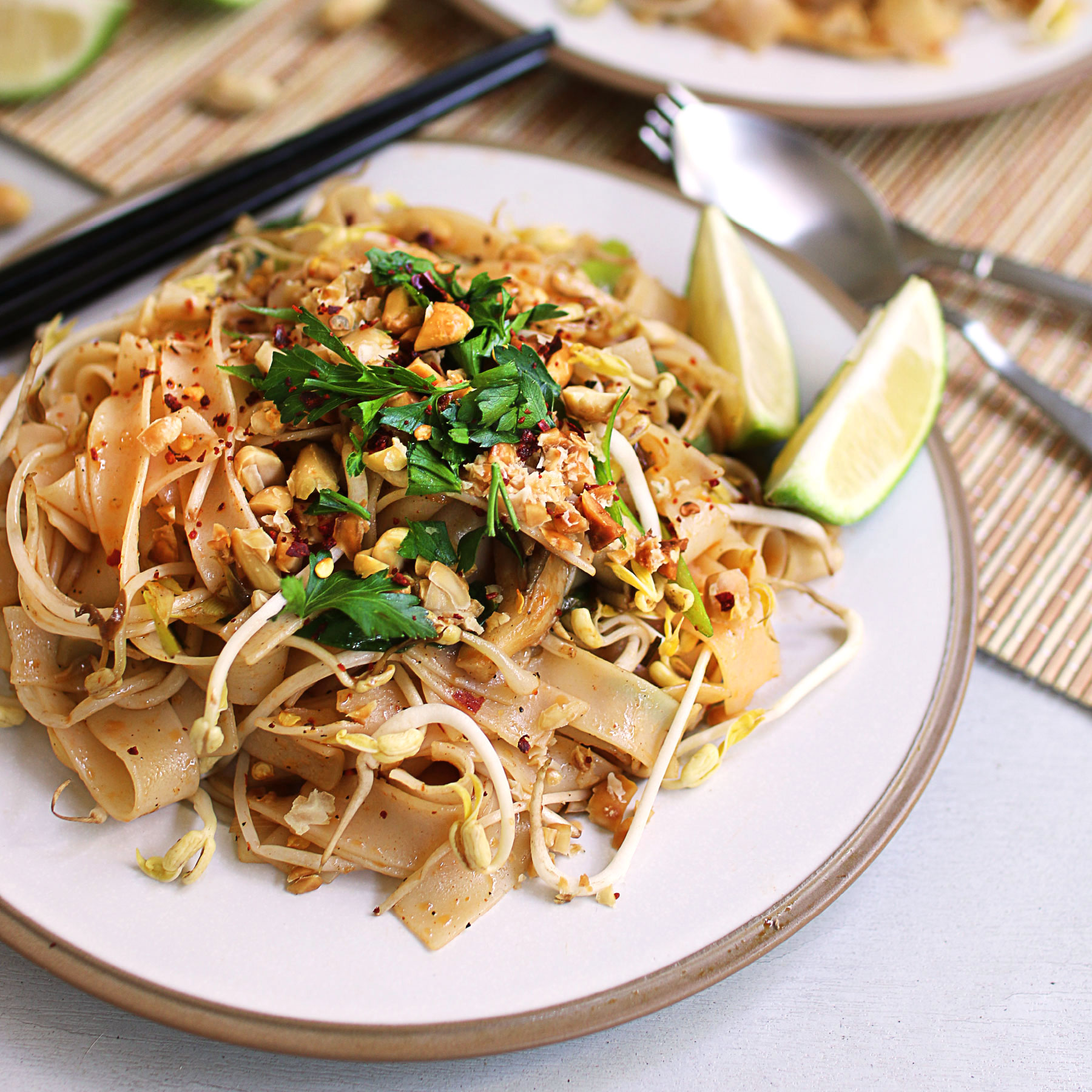 Pad Thai with Oyster Mushrooms Vegan Meal Plans with Veahero