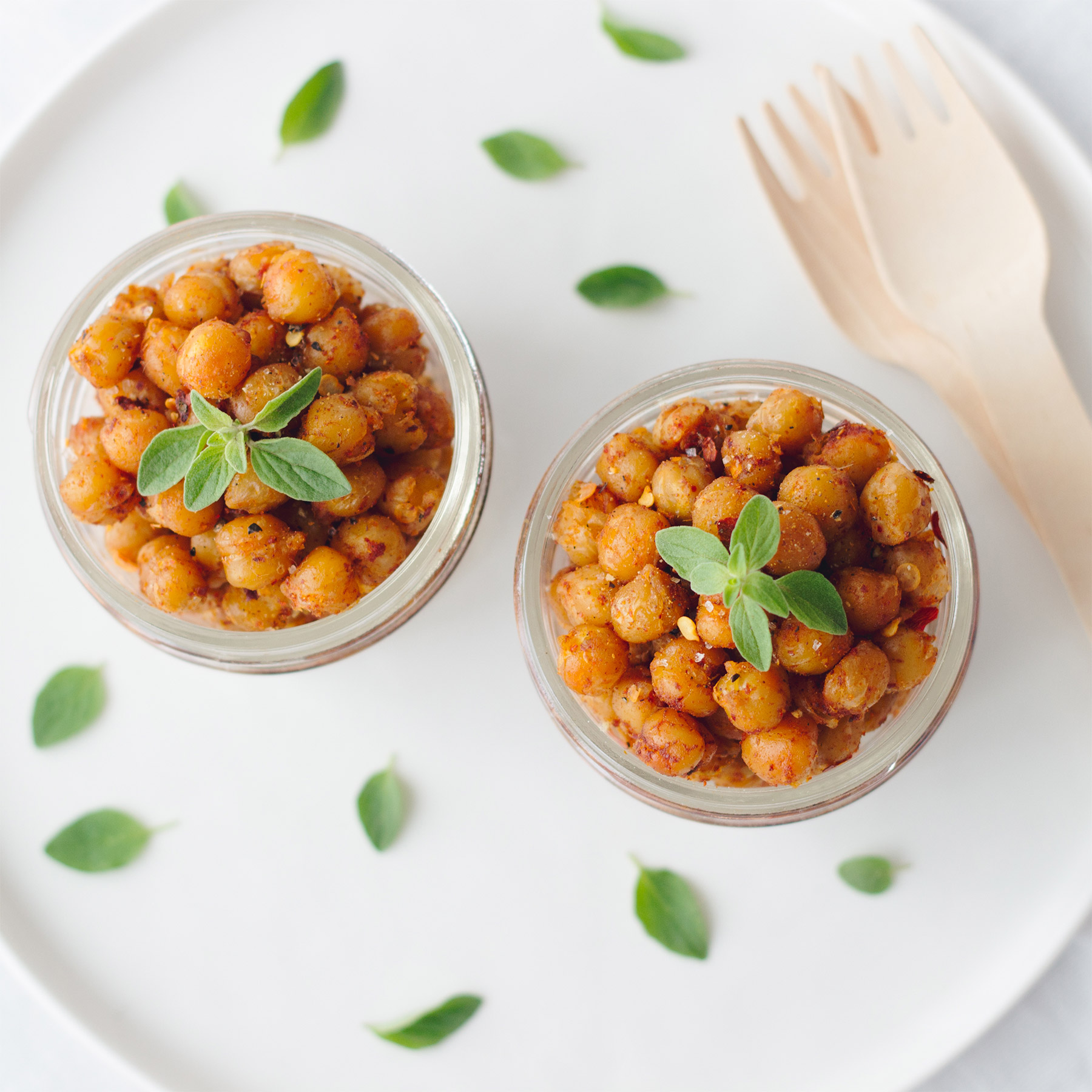 Spicy Roasted Chickpeas | Free 7 Day Vegan Meal Plan | Veahero