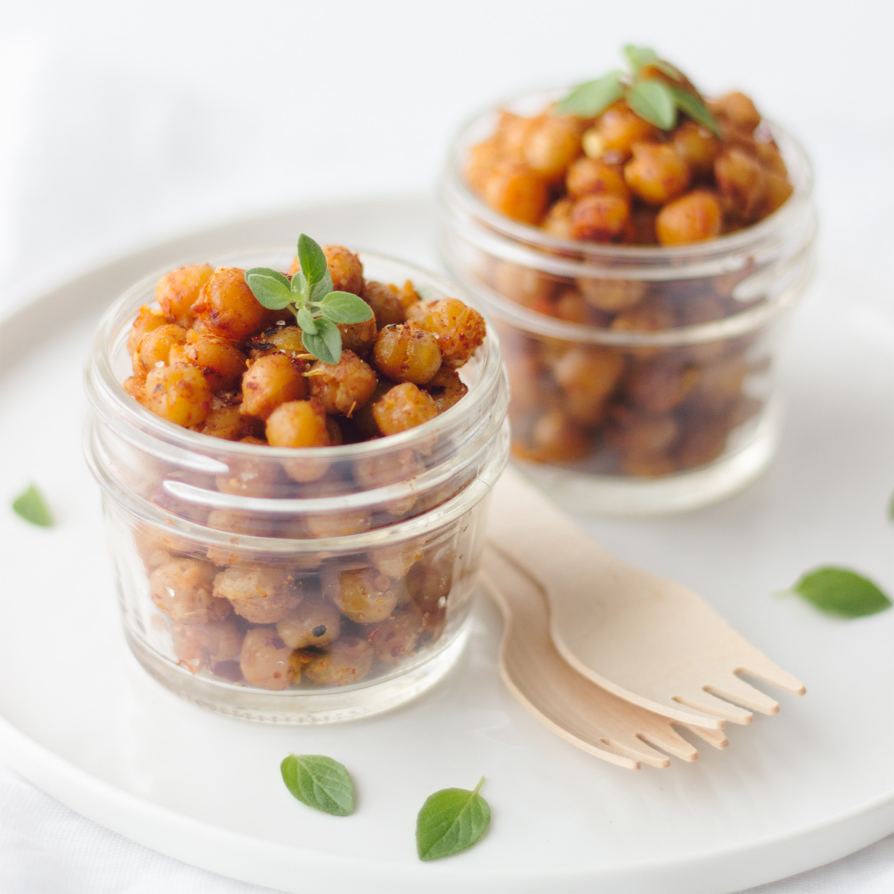 Spicy Roasted Chickpeas | Free 7 Day Vegan Meal Plan | Veahero