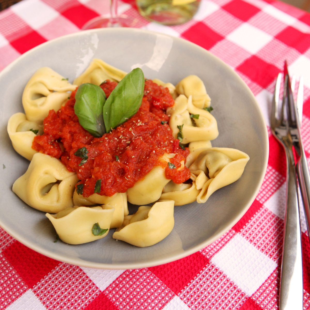 Spinach and Ricotta Tortellini | Free Vegetarian Meal Planning | Veahero