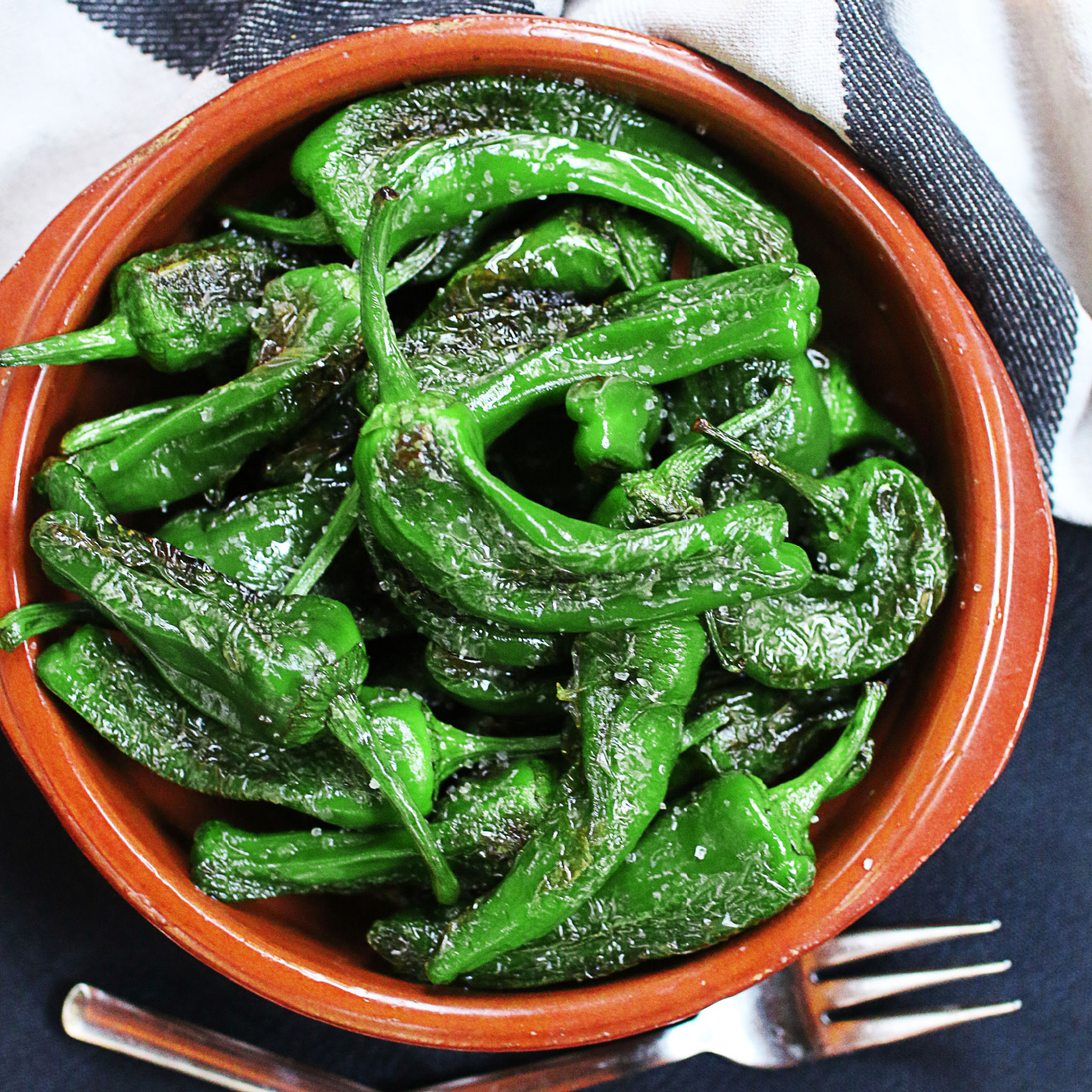 Spanish Padrón Peppers | Free 7 Day Vegan Meal Plan | Veahero