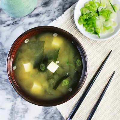 Simple Vegan Miso Soup
