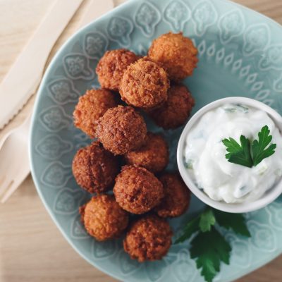 Falafel with vegan Tzatziki